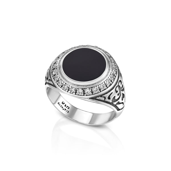 טבעת חותם עגולה מכסף עם שיבוצים משובצת באבן אוניקס